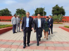 Ambassador of the United States to Mozambique visits the Aga Khan Academy Maputo 