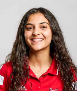 Muskaan Bhaidani swimming headshot 2